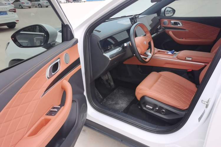 Used NETA L 2024 Extended-Range 310 Flash-Charge Red Edition
