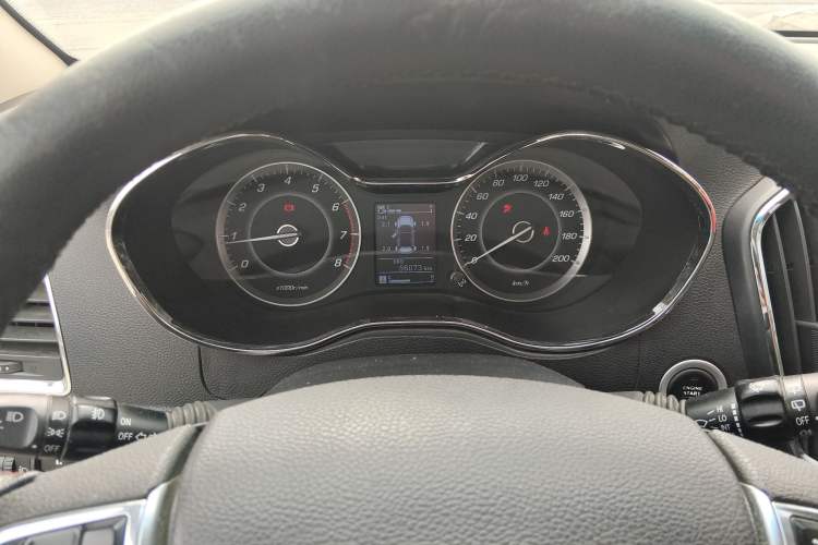 Used Baojun 560 2015 1.8L manual luxury version
