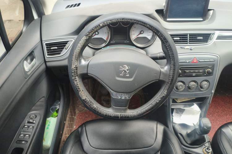 Used Peugeot 308 2014 Enjoy Edition Classic 1.6L Manual YouShang Model Steering Wheel