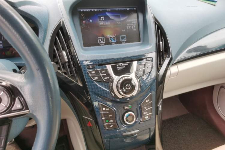 Used BYD Qin New Energy 2014 1.5T Flagship Model Audio And AC Panel