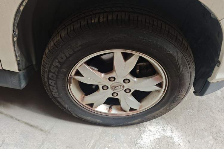 Used BYD S6 2013 Jingyue Edition 2.0L Manual Luxury Model 5 Seats Right Front Wheel Hub