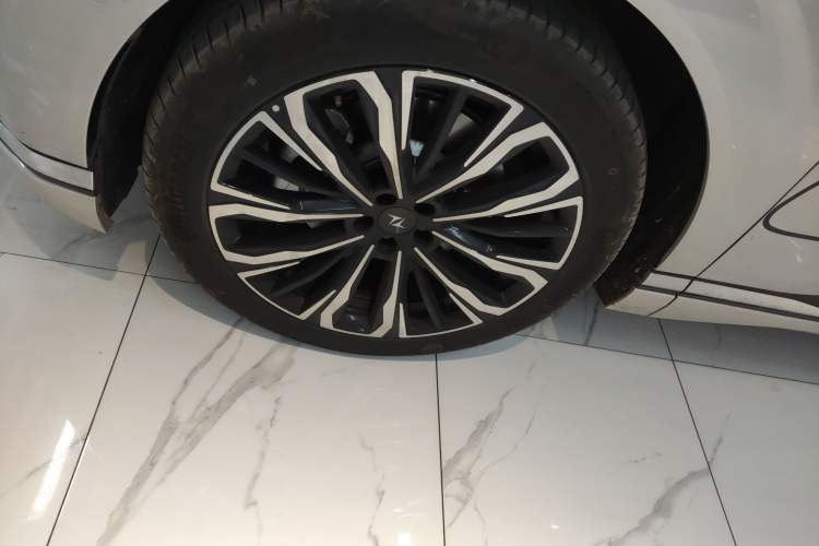 Used Dongfeng eπ eπ008 2026 Model Six-Seat Range-Extended Family Edition
