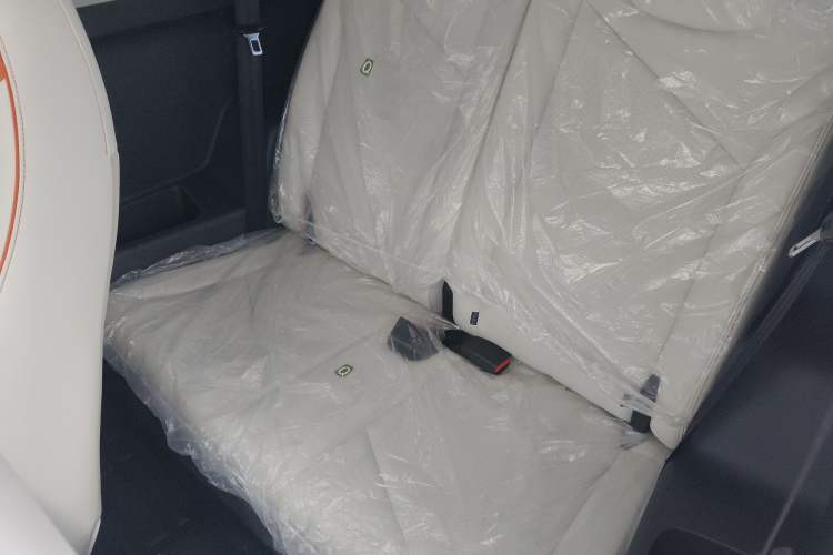 Used Chery QQ Little Ant 2024 Refreshed Version Youth Edition 321 km Beloved Edition 29.23 kWh Left Rear Seat