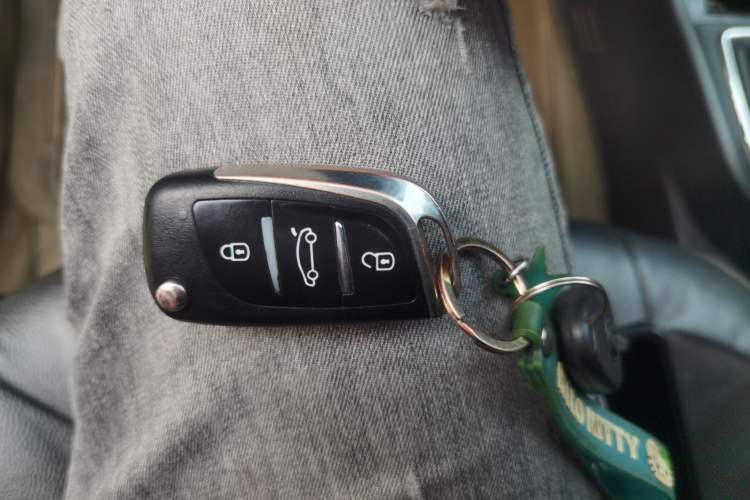 Used Dongfeng Aeolus S30 2013 1.6L Manual Entry-Level Model