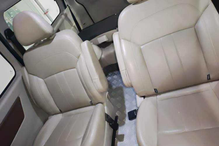 Used FORTHING Lingzhi 2020 M5L 1.6L Luxury 7-Seater Left Rear Seat