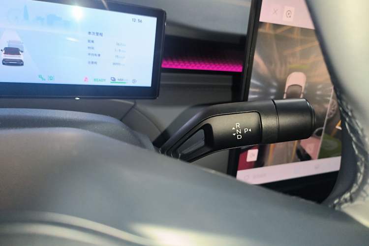 Used Lynk & Co Z20 2025 530 km Range Rear-Wheel Drive Pro
