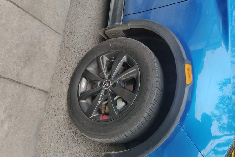 Used BYD Yuan New Energy 2019 EV535 Smart Connect Trendsetting Model Right Front Wheel Hub