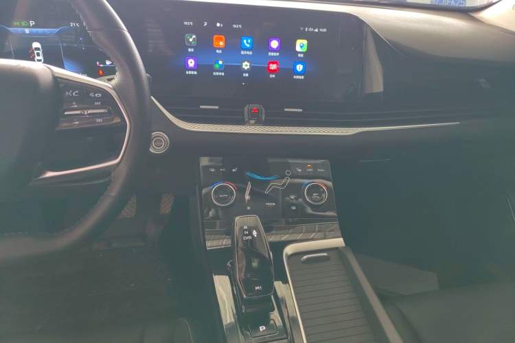 Used Bestune B70 2023 Third Generation 1.5T Automatic Enjoyment Version Audio And AC Panel