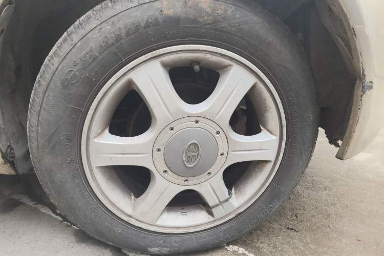 Used FAW Weizhi V2 2010 1.3L Manual Luxury Version Right Front Wheel Hub