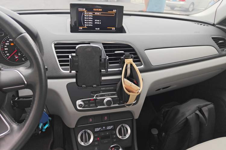 Used Audi Q3 2013 35 TFSI Ambition Edition Audio And AC Panel