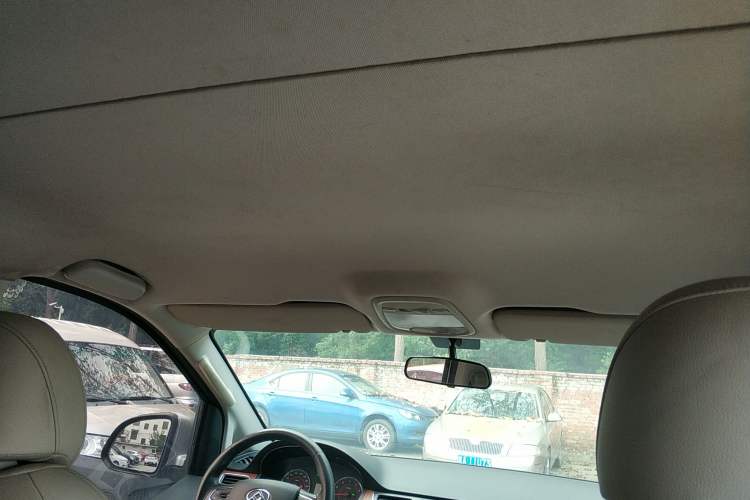 Used SAIC MAXUS G10 2016 2.0T Automatic Elite Edition
