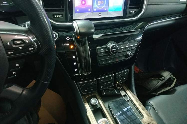 Used GAC Trumpchi M8 2020 390T Deluxe Edition
