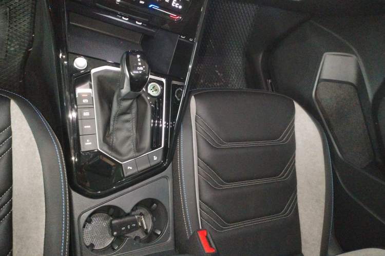 Used Volkswagen Tayron GTE Plug-in Hybrid 2022 1.4T Luxury Edition Gear Lever