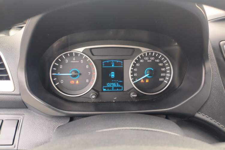 Used FAW Yingzhi 737 2017 1.5L Manual Love Edition