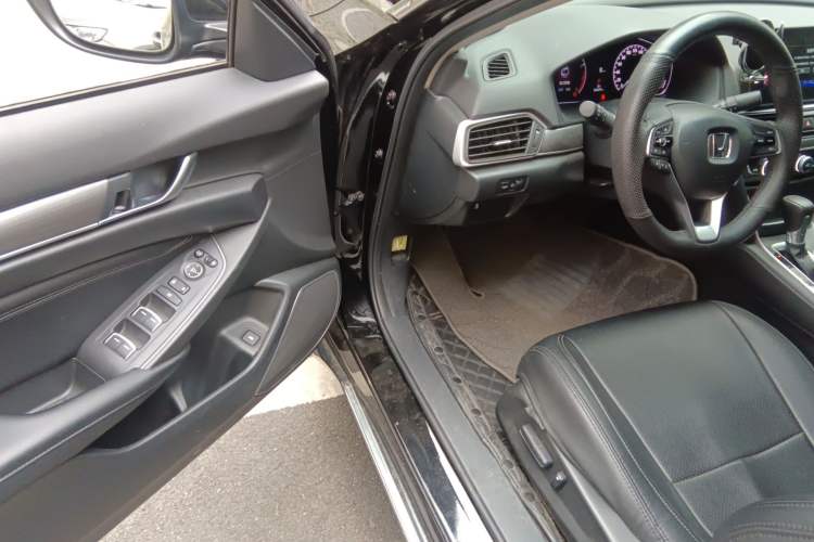 Used Honda Accord 2022 260TURBO Luxury Edition Driver Seat