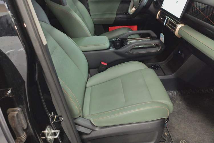 Used iCAR 03 2024 501km Two-Wheel Drive Long-Range Version Right Front Seat