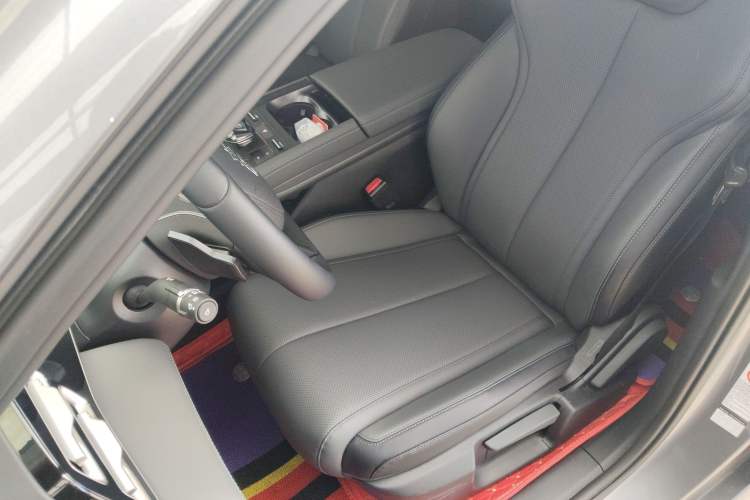 Used BYD Qin L 2025 DM-i Smart Drive 80KM Leading Model Left Front Seat