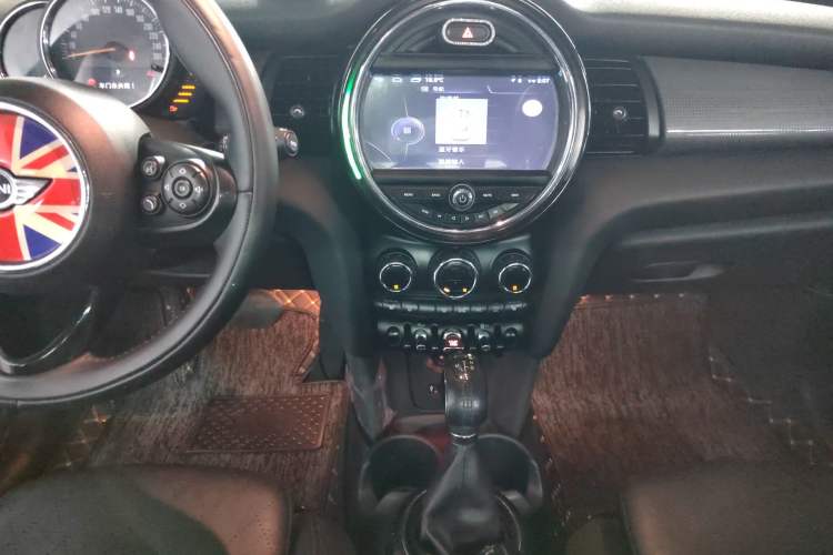 Used MINI 2015 1.5T COOPER Excitement Five-Door Edition Audio And AC Panel