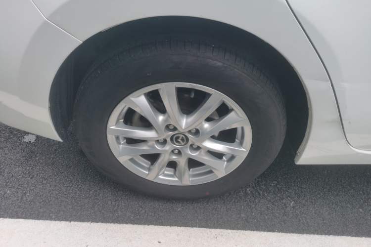 Used Mazda 3 Axela 2017 Sedan 1.5L Automatic Luxury Model Emission Standard China V