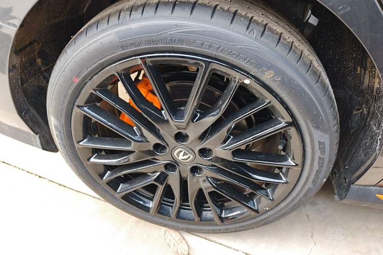 Used CHANGAN UNI-V 2025 Model Third-Generation 2.0T Dynamic Edition Right Rear Wheel Hub