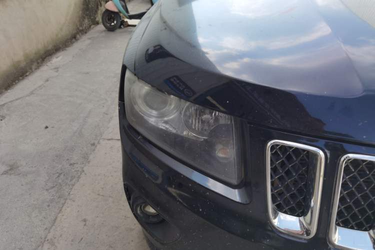 Used Jeep Compass 2013 2.0L two-wheel drive sport version
