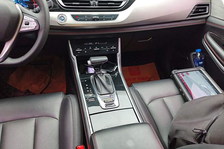 Used CHANGAN CS75 2020 280T DCT Luxury Model China VI Standard Gear Lever