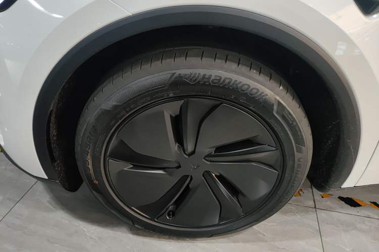 Used Tesla Model Y 2026 Long-Range All-Wheel-Drive Model