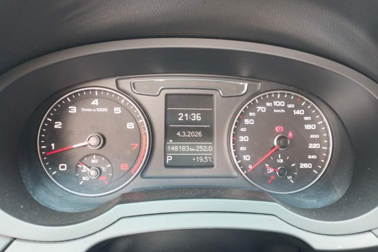 Used Audi Q3 2016 35 TFSI quattro all-wheel-drive style model
