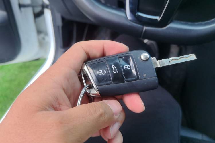 Used Volkswagen Golf Sportsvan 2018 230TSI Automatic Trend Edition Vehicle Key