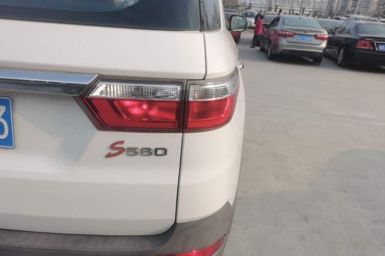 Used Dongfeng Fengon S560 2018 1.8L CVT Elite Model 7 Seats Right Rear Taillight