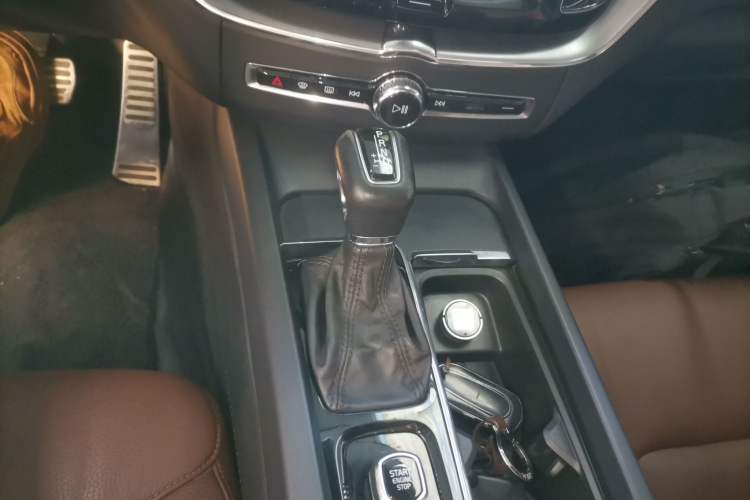 Used Volvo XC60 2019 T5 4x4 Smart Edition China V Standard