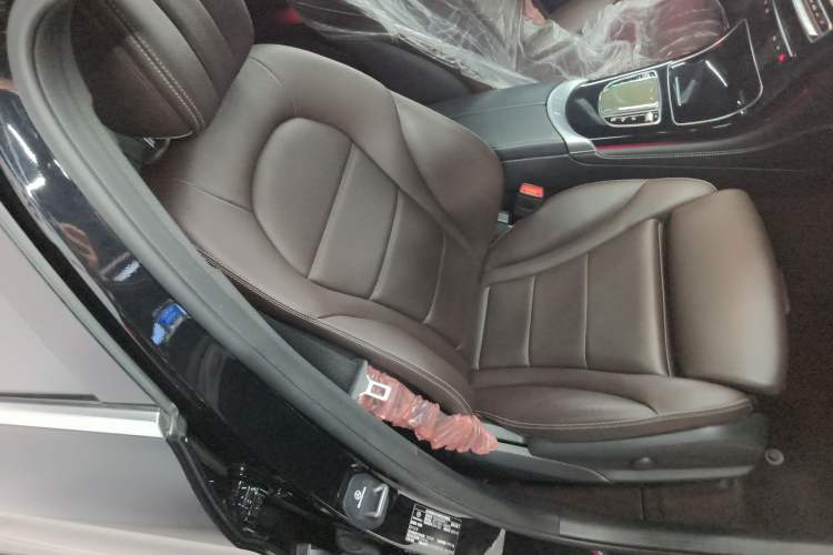 Used Mercedes-Benz GLC 2022 Refreshed GLC 260 L 4MATIC Dynamic Edition Right Front Seat