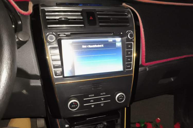 Used HYOSOW S3 2014 1.8L Prestige Version China IV Emission Standard Audio And AC Panel