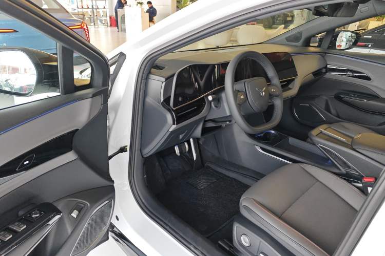 Used Hongqi EH7 2025 600 Smart Selection Edition