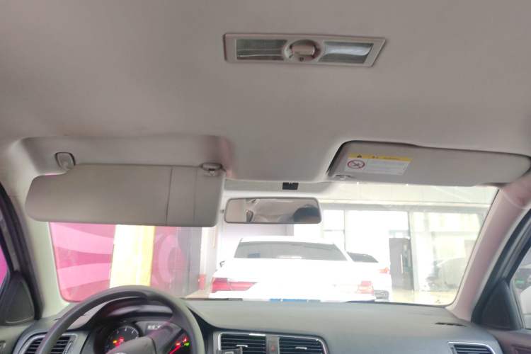 Used Volkswagen Gran Lavida 2015 1.6L Automatic Fashion Edition Headliner