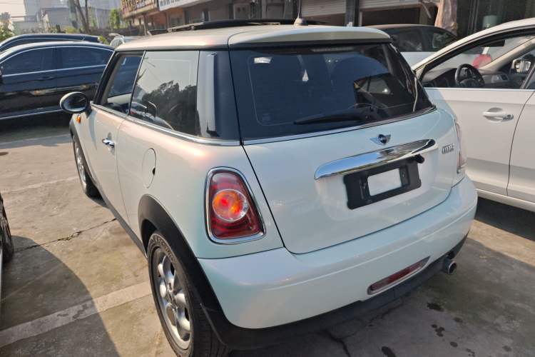 Used MINI MINI 2011 1.6L COOPER Fun