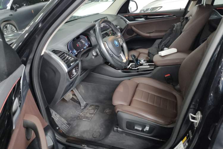 Used BMW iX3 2021 Updated Leading Edition
