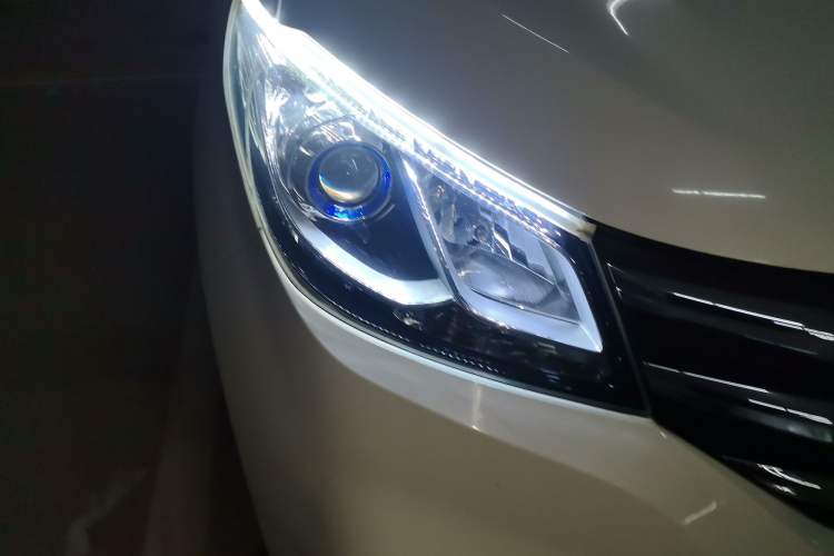 Used SAIC MAXUS G10 2019 Facelift PLUS 2.0T Automatic Smart Edition China VI Standard