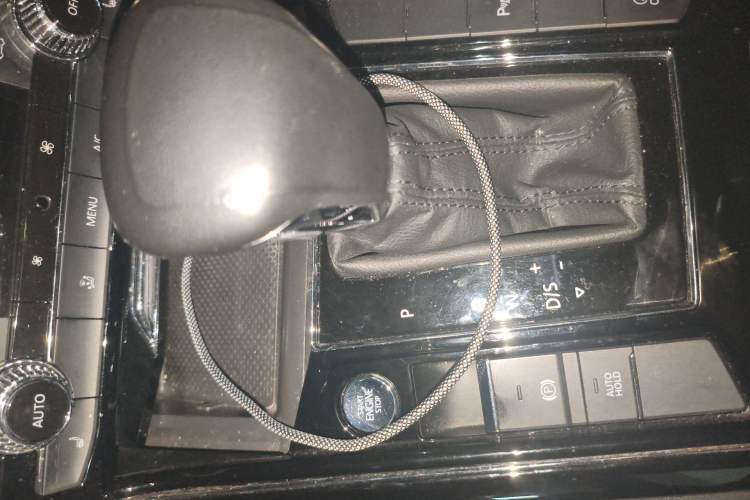 Used Volkswagen Phideon 2018 Revised Version 380TSI Two-Wheel Drive Business Edition Gear Lever