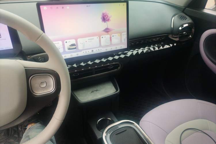 Used JAC Yiwei 3 2023 405km Pro Audio And AC Panel