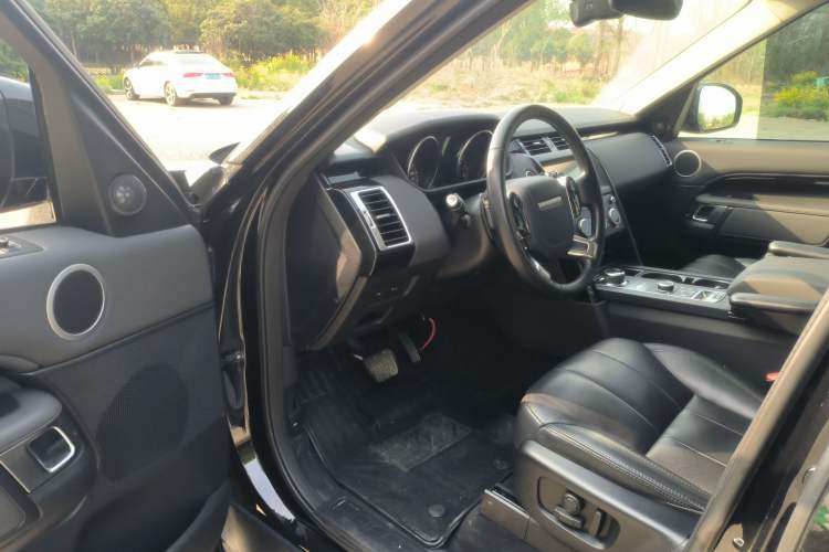 Used Land Rover Discovery 2019 3.0 SC V6 SE Driver Seat