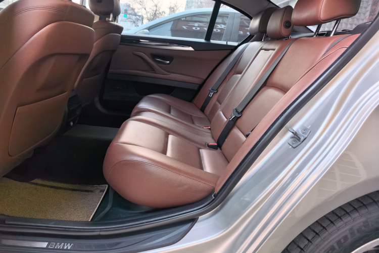 Used BMW 5 Series 2014 520Li Elegant Model
