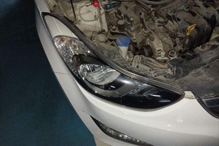 Used Hyundai Elantra (5th Generation / Langdong) 2015 1.6L Manual Leading Model