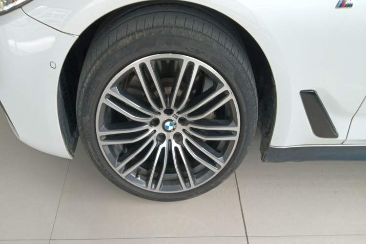 Used BMW 5 Series 2019 530Li Leading Model M Sport Package
