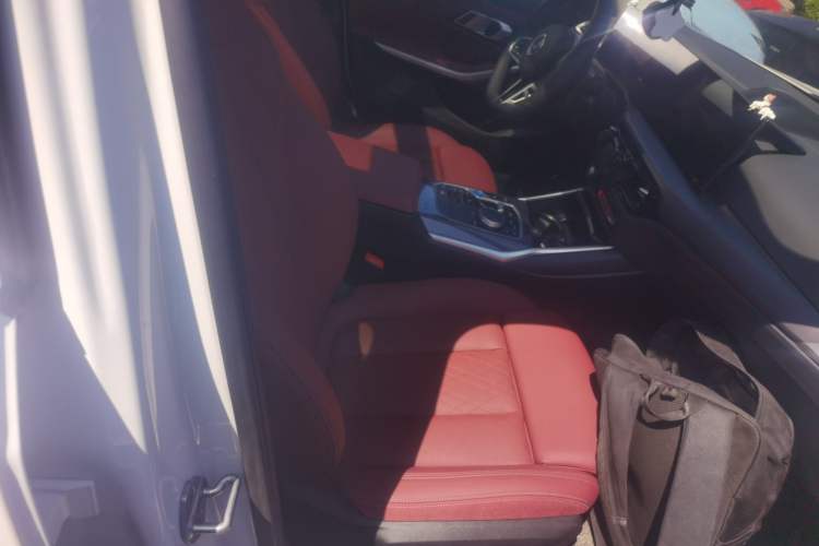 Used BMW i3 2025 eDrive 35 L Right Front Seat