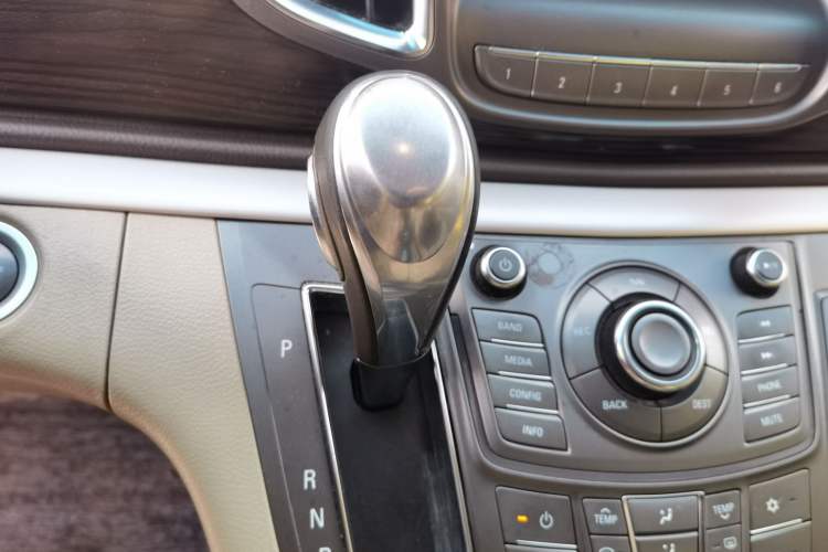 Used Buick GL8 2013 3.0L GT Luxury Business Haoya Edition