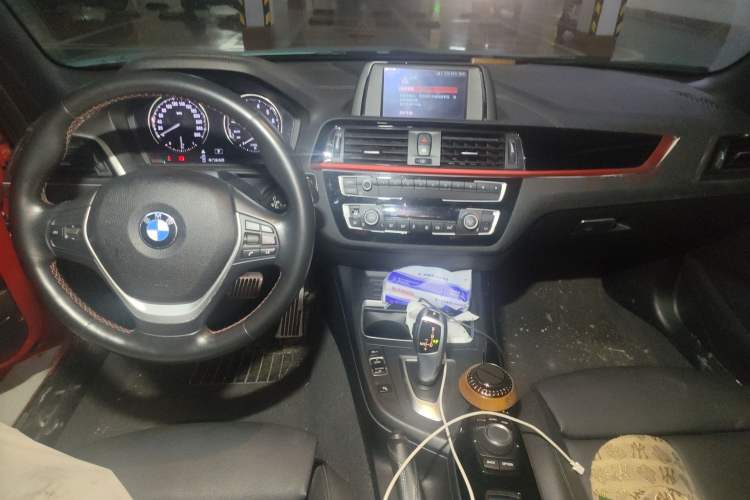 Used BMW 2 Series 2019 225i Convertible Coupe Sports Design Package Center Console