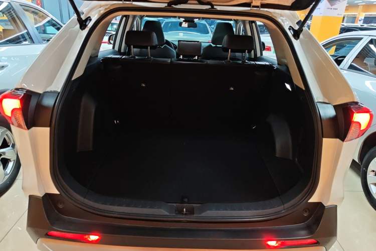 Used Toyota RAV4 2023 2.0L CVT Two-Wheel Drive Fashion Plus Edition Trunk