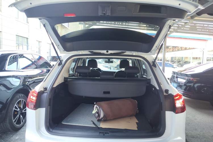 Used Volkswagen Tayron 2019 330TSI Two-Wheel-Drive Luxury Version China V Emission Standard Trunk