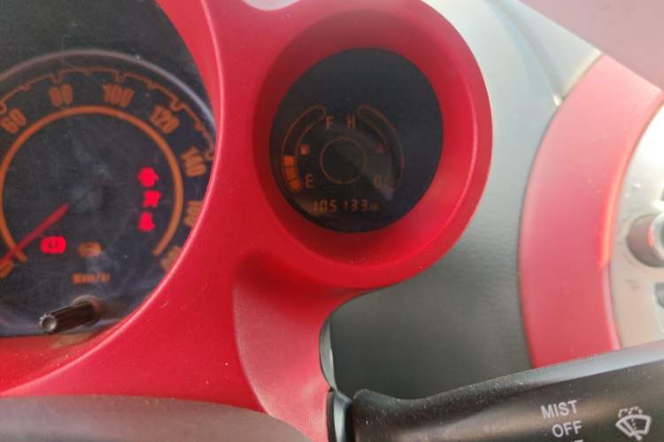 Used JAC Group Yueyue 2012 1.0L Luxury Model Odometer Close Up